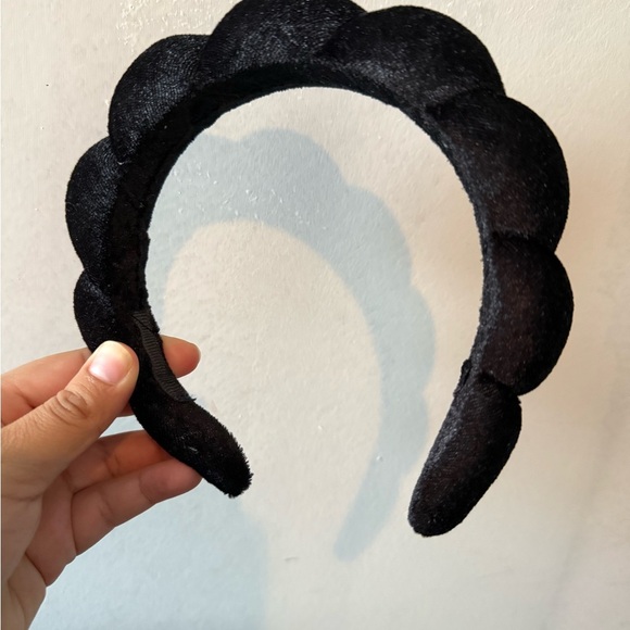 Accessories - Black Scalloped Headband